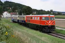 RBAHN 2050.09 am 02.August 2019 mit dem SR 16842 (Rückersdorf-Harmannsdorf - Ernstbrunn) bei Mollmannsdorf.