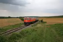 RBAHN 2050.09 mit dem SR 16842 (Rückersdorf-Harmannsdorf - Ernstbrunn) am 02.August 2019 beim Strecken-Km 17,6 der Lokalbahn Korneuburg - Mistelbach.