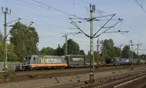 Aus Maschen kommend durchfährt die Hectorrail-241 012 am 22.08.2019 den Bahnhof Hamburg-Harburg