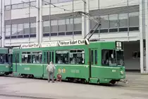 Basel BVB Tramlinie 6 (SWP/SIG/ABB/Siemens Be 4/4 492 + Be 4/4 489) Messeplatz am 7. Juli 1990. - Scan eines Farbnegativs. Film: Kodak Gold 200. Kamera: Minolta XG-1. 