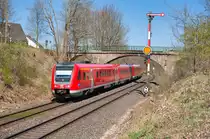 612 055 als umgeleiteter RE von Hof Hbf nach Nürnberg Hbf bei Reuth, 22.04.2019