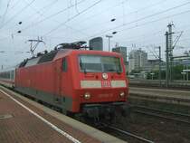 BR 120 104-5 verl��t mit IC 2803 als Ersatzzug f�r IC 2215 der
mit 120 Minuten ausgeschrieben war,(am 30.06.2007) den
Dortmunder Hbf. nach Stuttgart Hbf.  