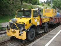 Nahaufnahme vom 2Wege Unimog in Triberg 30.6.07