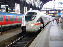 Ein ICE-T ist in Hamburg Hbf angekommen und wird ausgesetzt.  29.06.07