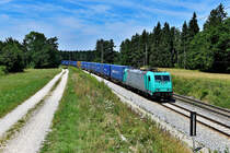 Am 20. Juli 2019 wurde auch der sogenannte P&O-Shuttle DGS 40675 von Zeebrugge nach Oradea aufgrund der Sperre der Passauerbahn über Salzburg umgeleitet. Bai Amersberg konnte ich den von der an Railtraxx vermieteten 185 609 bespannten Containerzug aufnehmen.  