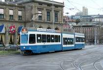 VBZ - Strassenbahn Be 4/8  2104 vor dem SBB Hauptbahnhof in Z�rich am 21.01.2007