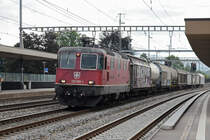 Re 420 345-1 durchfährt den Bahnhof Rupperswil. Die Aufnahme stammt vom 31.07.2019.