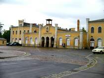 Grimma oberer Bahnhof bei Sauwetter (Stra�enseite), 02.07.07