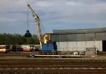 Teleblick auf die Drehscheibe von Ceska Lipa. Ein Eisenbahdrehkran als Kohlenlader
wird gerade gedreht. 08.09.2019 09:15 Uhr.