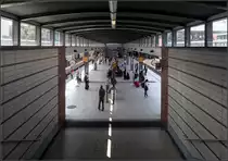 Abgang zum Bahnsteig -

Blick zum Bahnsteig von Gleis 7 und 8 des Bahnhofes Berlin-Gesundbrunnen.

21.08.2019 (M)