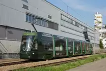 Be 6/8 Flexity 5018 mit der Valserwasser Werbung, auf der Linie 14, fährt zur Haltestelle Lachmatt. Die Aufnahme stammt vom 27.08.2019
