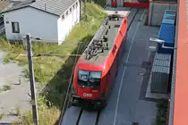 Portrait von ÖBB 1116 076, als diese am 30.06.2018 alleine vor der Wartungshalle der Zfl. Innsbruck abgestellt stand und auf ihren nächsten Einsatz wartete.