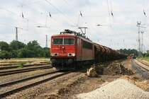 155 266 zieht einen G�terzug aus Bad Kleinen. 28.06.2007