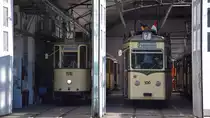 Im Betriebshof Süd haben zwei Tore aufgemacht. Da stehen die beiden Oldtimer Trams der Typenbezeichnung Nr. 56 und Nr. 100 vor der Abfahrt. 

Die Aufnahme ist am 01.06.2019 entstanden.