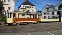Die Oldtimer Tram Nr. 56 mit historischem Beiwagen Nr. 135 stehen die Vorbereitung vor der Abfahrt.

Die Aufnahme ist am 01.06.2019 entstanden.