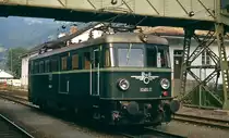 Noch weitgehend im Ursprungszustand präsentiert sich der ehemalige Gepäcktriebwagen 4061.13 im August 1980 in Selzthal. 1976 wurde er in 1046.13 umgezeichnet, dazu mußten lediglich die Metallziffern ummontiert werden.