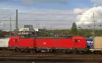 193 341 DB kommt aus Richtung Köln,Aachen-Hbf,Aachen-Schanz mit einem Güterzug aus Verona(I) nach Antwerpen-Combinant(B) und fährt in Aachen-West ein. 
Aufgenommen vom Bahnsteig in Aachen-West. 
Bei Sonne und Wolken am Nachmittag vom 17.9.2019.