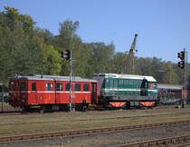Hektor schleppt Hurvinek auf das Gelände des Eisenbahmuseums zurück.
Vermutlich hat Hurvinek einen Motorschaden, denn bei Einlaufen in den Bahnhof Luzna u Rakovnika  waren seltsame Geräusche zu hören. 21.09.2019 10:16 Uhr.