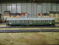 Auch dieser tschechische Schnellzugwagen gab es nur in einer Variante in Spurweite TT.