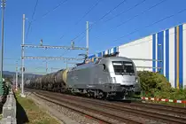 Lok 182 600-7, im Einsatz für die WRS, fährt Richtung Bahnhof Itingen. Die Aufnahme stammt vom 17.09.2019.