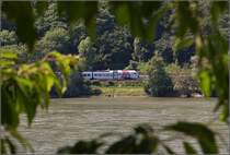 Bahn am Mittelrhein. Ein Süwex-Flirt 3 nahe der Burg Rheinstein. Trechtlinghausen, Juni 2019.