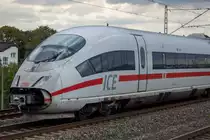 Eine BR403 fährt mit offener Nase durch den S-Bahnhof Rothenburger Straße