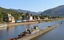 363 075 zu sehen am 21.09.19 in Ústí nad Labem-Střekov. Foto entstand von dem Fußgängerweg auf der Schleuse!