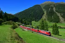 Ge 4/4 III 647 mit einem Regio am 03.09.2019 bei Zernez.