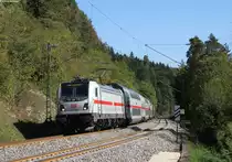 147 562-3 mit dem IC 2386/RE 52386 (Singen(Htw)-Stuttgart Hbf) bei Talmühle 21.9.19