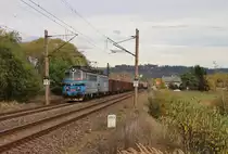 240 063-6 und 240 064-8 zu sehen am 18.10.19 mit dem (56393) bei Chotikov.