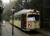 Das dänische Straßenbahnmuseum Sporvejsmuseet Skjoldenæsholm: Der DÜWAG/Kiepe-GT6 2412 der Rheinischen Bahngesellschaft AG hält am 16. Oktober 2019 in der Waldendstation  Eilers Eg . - Die Kopenhagener Straßenbahnen (KS) führten 1957 - 1958 mit diesem GT6 Probefahrten durch, damit die KS-Verwaltung herausfinden konnte, ob sich dieser Wagentyp für das Kopenhagener Straßenbahnsystem eignen würde. Das Ergebnis der Probefahrten auf einer der großen Linien, der SL 2: Man bestellte anschließend 100 Fahrzeuge dieses Typs, die in den Jahren 1960 bis 1968 geliefert wurden.