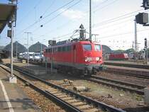 BR 140 515 durchf�hrt am 27.09.2003 mit einem G�terzug den Hauptbahnhof Karlsruhe