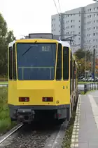 BERLIN, 17.10.2019, Rückansicht von Wagen Nr, 6134 in der Haltestelle Falkenberg, der hier als hinterer Wagen eines Zuges der Linie M17 zum Bahnhof Schöneweide fährt