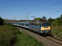 V43 431 070 war am 18. September dem  D905 vorgespannt, fotografiert bei Öskü.