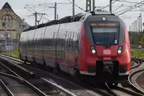 BERLIN, 17.10.2019, 442 336 als RB24 nach Eberswalde Hbf bei der Einfahrt in den Bahnhof Berlin-Schöneweide