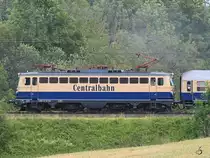 Die Elektrolokomotive 1042 520-8 Anfang Juli 2019 in der Nähe von Altenbeken.