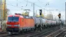 DB Cargo AG [D] mit  193 387  [NVR-Nummer: 91 80 6193 387-8 D-DB]und einem gemischten Kesselwagenzug Richtung Frankfurt/Oder am 07.11.19 Berlin Hirschgarten.