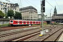 Nachschuss auf 472 515-6 und 472 526-3 der S-Bahn Hamburg als S31 von Pinneberg nach Hamburg-Neugraben, die Hamburg Hbf (S-Bahn) auf Gleis 3 erreichen.
[5.8.2019 | 15:33 Uhr]