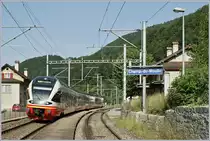 Der TRN RABDe 527 332 auf dem Weg nach Neuchâtel bei seinem Halt in Champ du Moulin.

9. Juli 2010