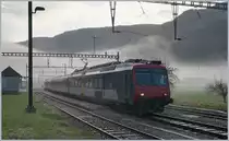 Grenzwertig waren die Lichtverhältnisse an diesem November Morgen, als der RBDe 560 004-2 mit seinem RE 18122 von Neuchâtel nach Frasne in Noiraigue auf den Gegenzug wartet. 

5. Nov. 2019