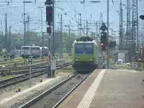 In meinem Urlaub anlässlich des Basel Tattoo 2018 habe ich einen Abstecher zum Basel Bad Bf gemacht, zu sehen ist Re 485 - 002 - 0 von BLS Cargo in Richtung Basel SBB. Aufnahme stammt vom 20.07.2018, Basel Bad Bf