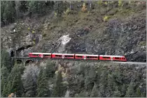 Testzug 9537 mit dem neuen Capricorn ABe 4/16 3111 auf dem Weg nach Filisur zwischen Zalainttunnel und Landwasserviadukt. (06.11.2019)