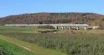 403-Doppeltraktion in Richtung Stuttgart fahrend am 01.11.2018 bei Hoppingen. 