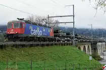 Re 620 076-0  ZURZACH  mit dem Panzerzug 69030 Courtemaîche-Biel bei Grenchen-Nord  am 8. November 2019.
Foto: Walter Ruetsch