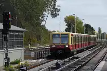 BERLIN, 17.10.2019, S47 nach Hermannstraße bei der Einfahrt in den Bahnhof Schöneweide