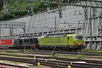 Am Mittag des 05.07.2018 stand ATLU/TXL 193 552  RESPONSIBILITY DRIVEN  zusammen mit MRCE/TXL X4 E-673 (193 673-1) abgebügelt mit einem KLV im Grenzbahnhof Brennero. Nach einem Systemwechsel brachten die zwei Vectrons den Zug zum Zielbahnhof Verona Quadrante Europe.
