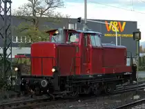 363 719-6 rangiert am 13.11.2019 um 08:05 Uhr im Bahnhof Mannheim-Rheinau. 