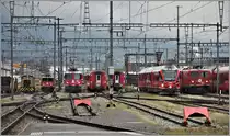 Gmf 4/4 243, Ge 6/6 II 705  Pontresina , Ge 4/4 II 626  Malans , ABe 8/12 3505  Giovanni Segantini  und Ge 4/4 I 610  Viamala  in Landquart. (12.11.2019)
