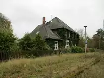 Das ehemalige Bahnhofsgebäude von Werftpfuhl am 02.November 2019.