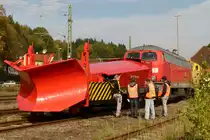 Die ersten Meldungen über Schneefälle waren für mich Anlass, die Winterbereitschaft meines Bildarchivs zu überprüfen. Am 18. Oktober 2011 wurden in Kronach das künftige Personal in die Bedienung des Schneepfluges 40809475 204 (Meiningen/Beilhack 850) eingewiesen.